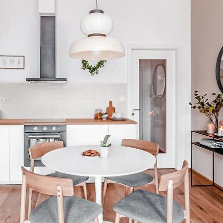 Turnkey I Main Bus Station Apartments Прага Екстериор снимка