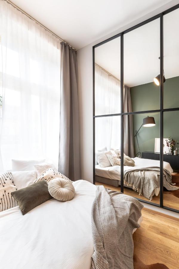 Turnkey I Main Bus Station Apartments Прага Екстериор снимка